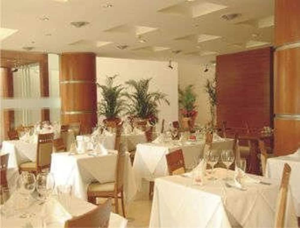 Howard Johnson Villa Maria Hotel Y Casino Εστιατόριο φωτογραφία